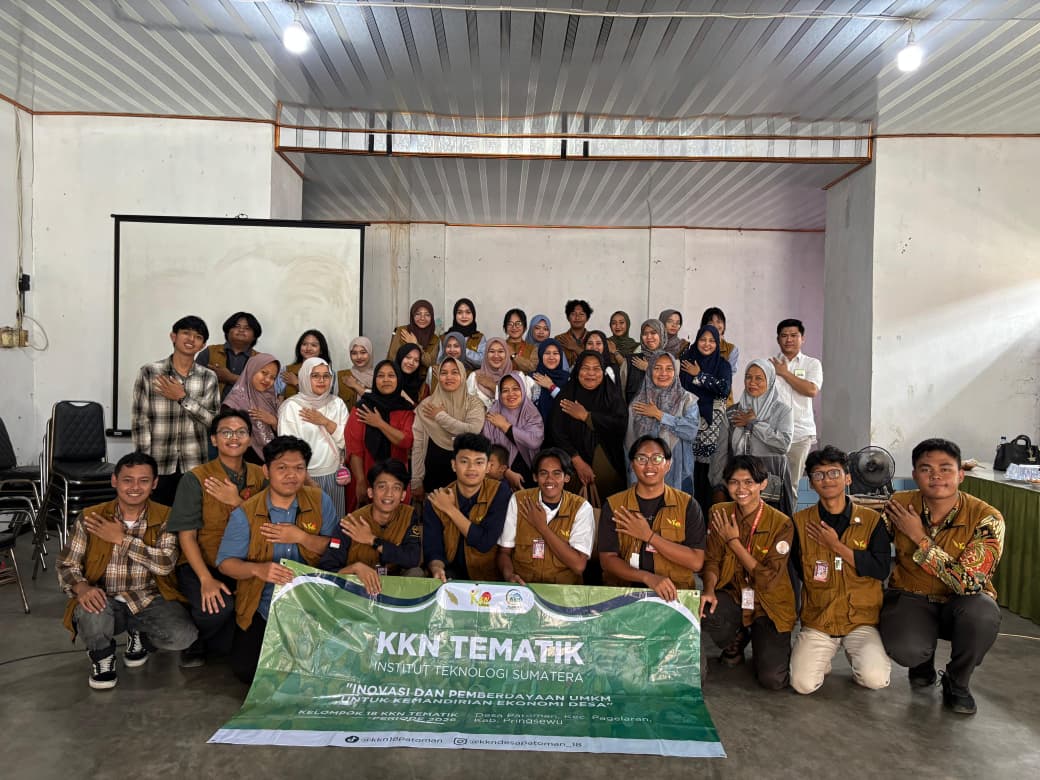 kolaborasi-dosen-kimia-dan-mahasiswa-kkn-tematik-itera-perkuat-umkm-desa-patoman-menuju-sertifikasi-halal